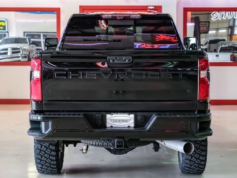 Used 2022 Chevrolet Silverado 3500 High Country w/ Technology Package AWD/4WD image 11