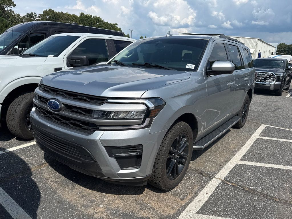 Used 2022 Ford Expedition XLT RWD image 5