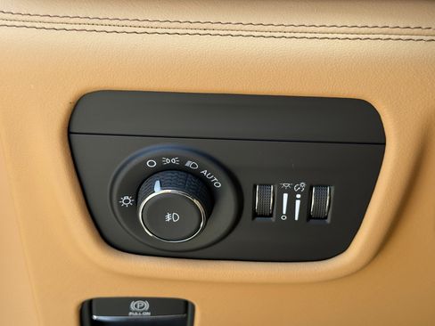 Used 2025 Jeep Grand Cherokee L Summit AWD/4WD image 26
