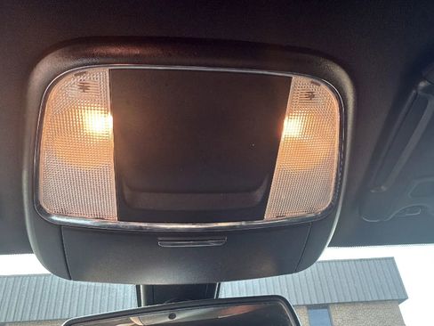 Used 2019 Dodge Charger SXT w/ Blacktop Package image 25