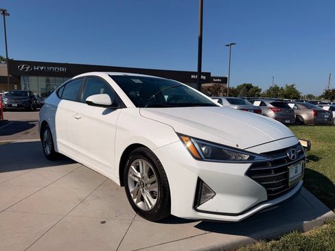 Used 2019 Hyundai Elantra SEL FWD image 11