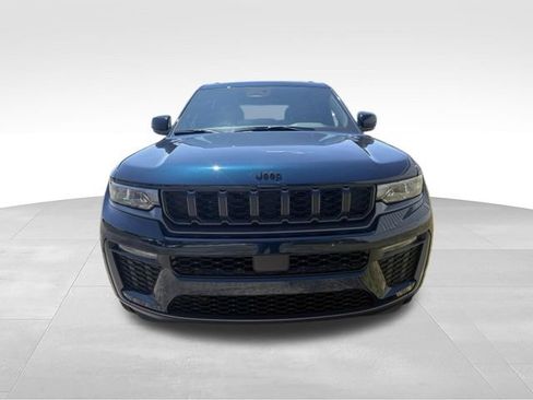 New 2026 Jeep Grand Cherokee Limited w/ Limited Altitude Package AWD/4WD image 7
