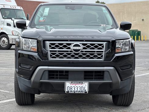 Used 2023 Nissan Frontier SV image 6