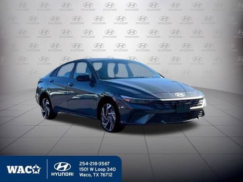 Used 2025 Hyundai Elantra Sport image 15