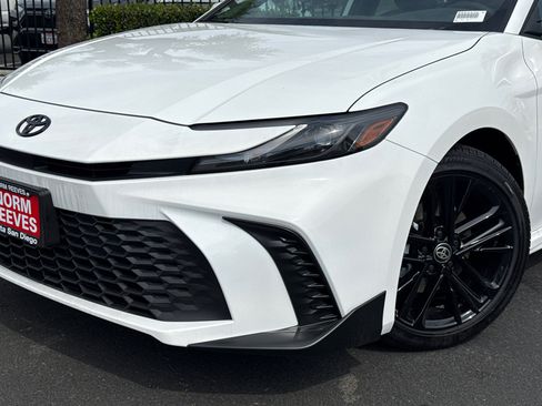 New 2026 Toyota Camry SE image 3