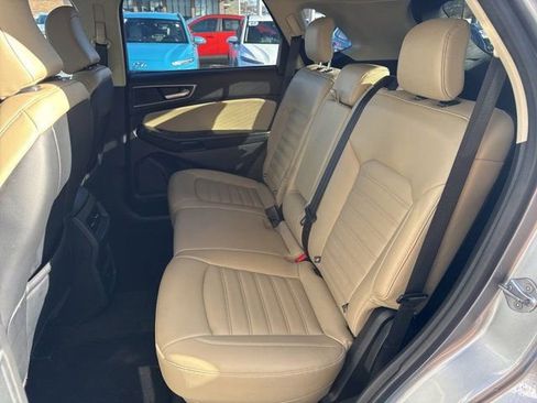 Used 2023 Ford Edge SEL image 8