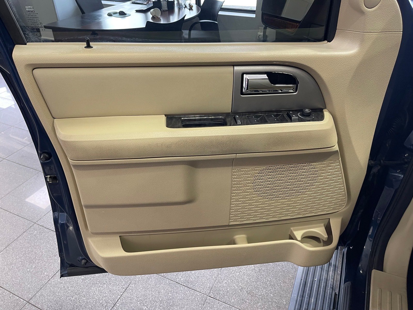 Used 2017 Ford Expedition Limited w/ Equipment Group 301A RWD image 24