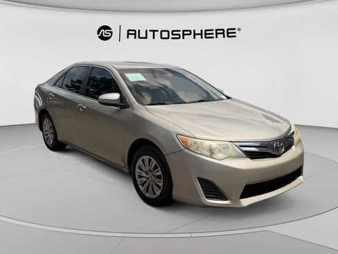 Used 2014 Toyota Camry LE FWD image 12