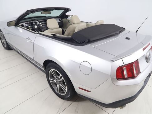 Used 2011 Ford Mustang Premium w/ 201A Rapid Spec Order Code RWD image 23