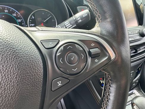 Used 2017 Buick Envision Premium AWD/4WD image 31