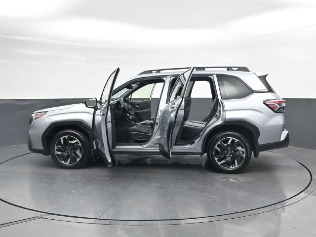 Used 2025 Subaru Forester Limited AWD/4WD image 42