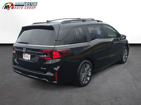 New 2026 Honda Odyssey Touring image 6