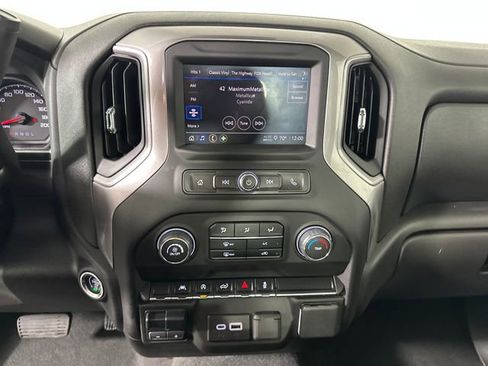 Used 2024 Chevrolet Silverado 1500 Custom image 21