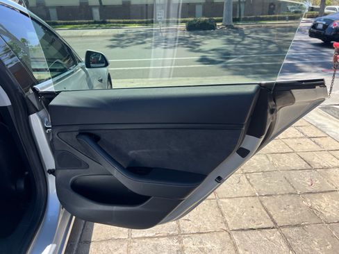 Used 2018 Tesla Model 3 Long Range AWD/4WD image 23