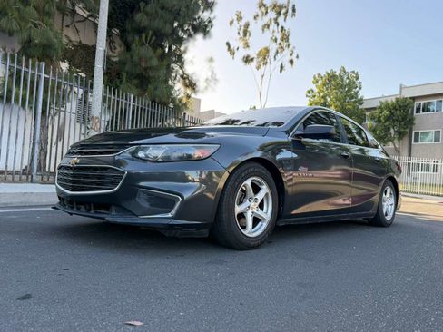 Used 2017 Chevrolet Malibu LS FWD image 1