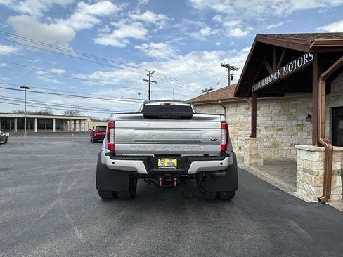Used 2019 Ford F450 Platinum w/ Platinum Ultimate Package image 4