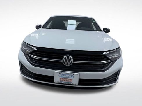 Used 2023 Volkswagen Jetta Sport FWD image 3