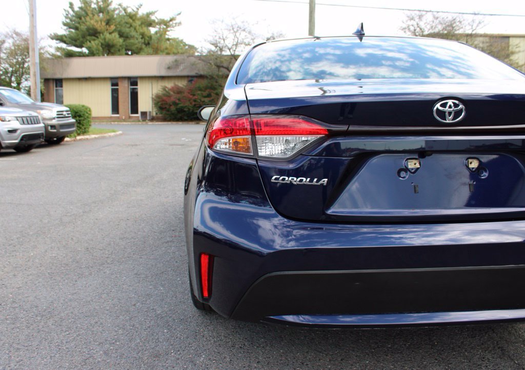 Used 2022 Toyota Corolla LE FWD image 11
