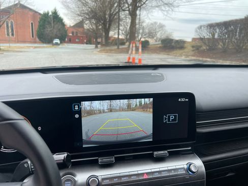 Used 2025 Hyundai Kona SEL image 17