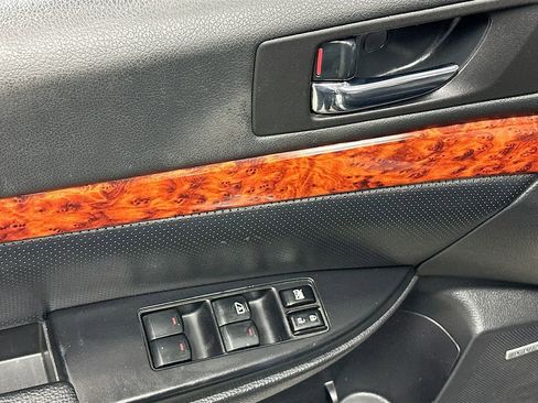 Used 2011 Subaru Outback 3.6R Limited image 18