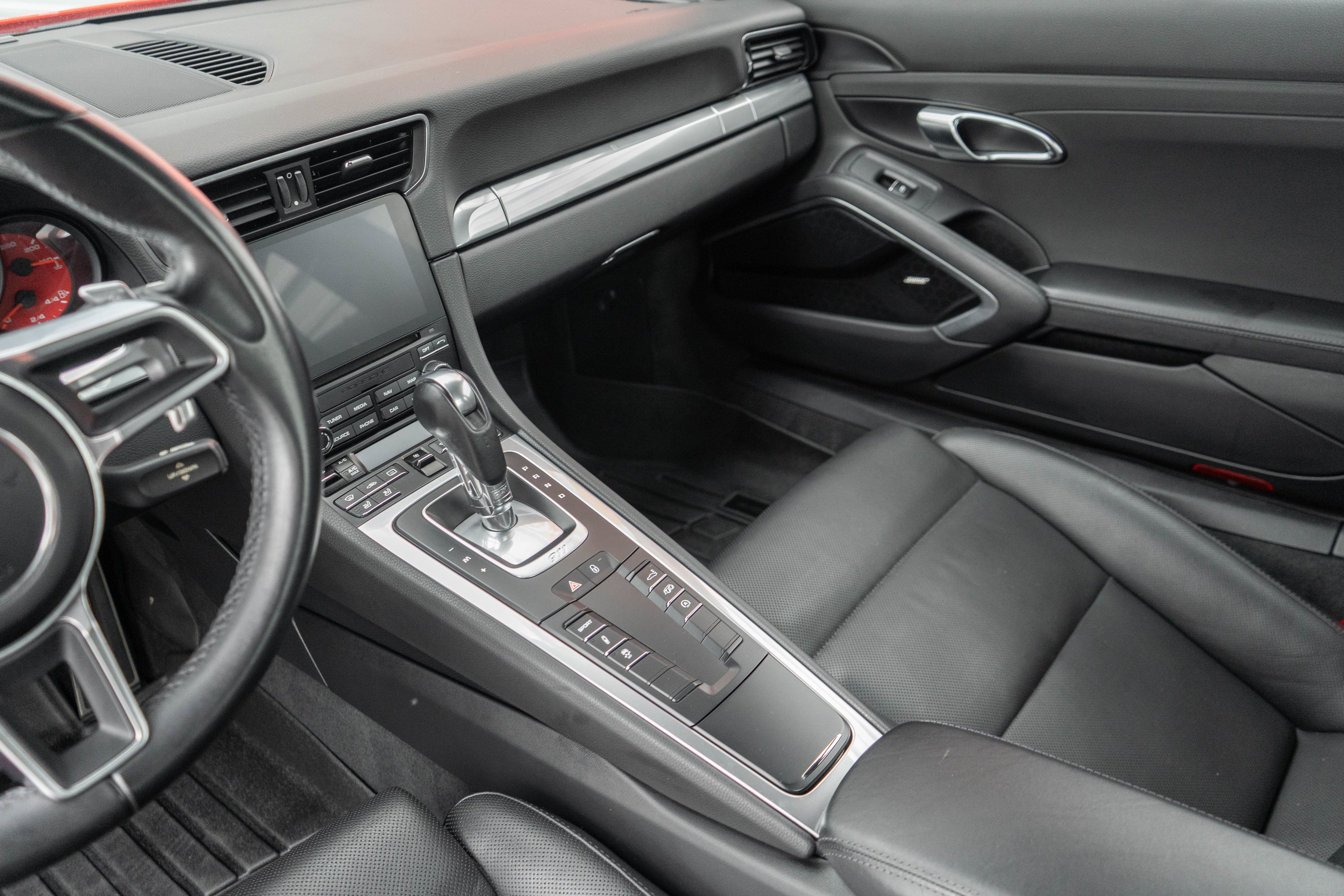 Used 2018 Porsche 911 Carrera RWD image 17