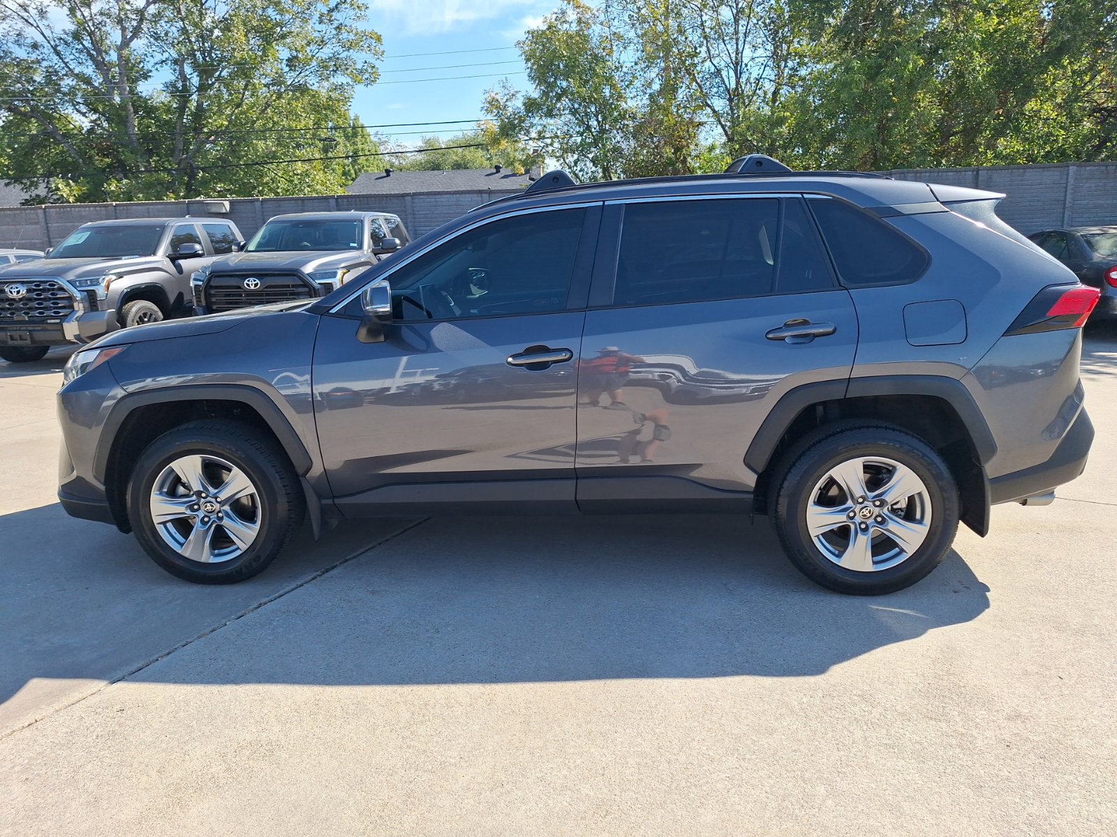 Used 2024 Toyota RAV4 XLE w/ Convenience Package FWD image 3