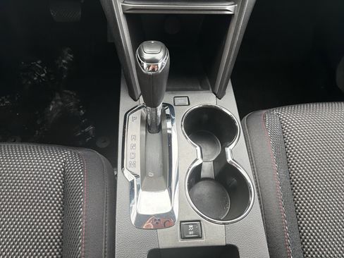 Used 2017 Chevrolet Equinox LT w/ Convenience Package image 20