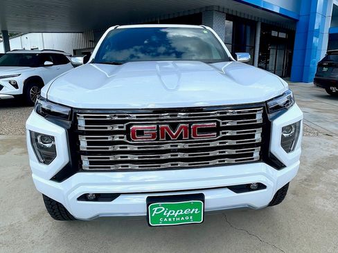 New 2026 GMC Canyon Denali image 3