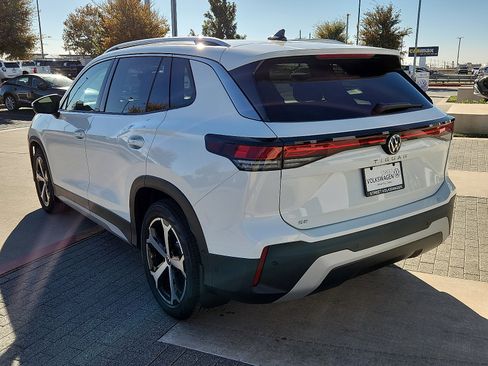 New 2026 Volkswagen Tiguan SE FWD image 4