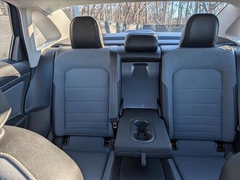 Certified 2025 Volkswagen Jetta SE w/ Sunroof Package image 16