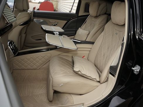 Used 2018 Mercedes-Benz Maybach S 560 4MATIC image 17