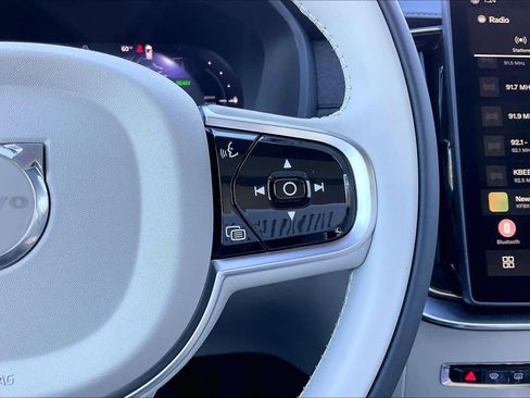 New 2026 Volvo XC90 T8 Ultra w/ Protection Package Premier image 18