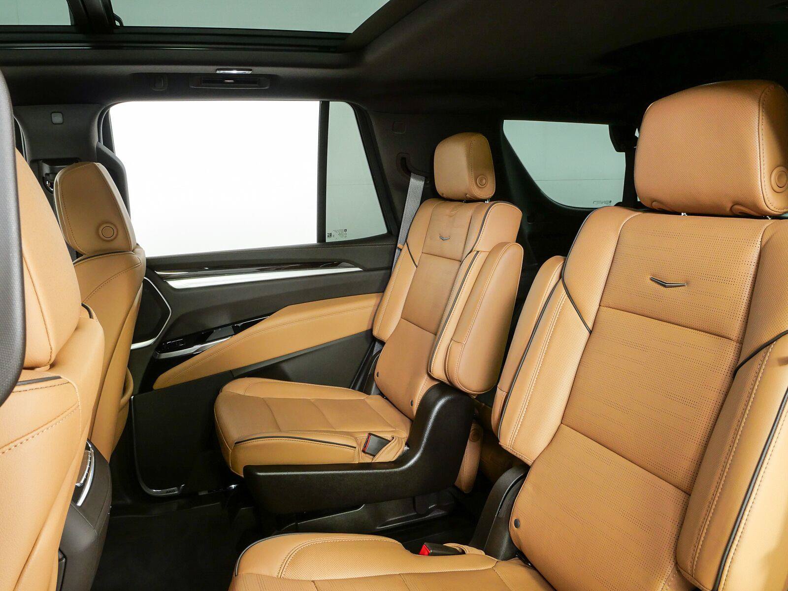 Used 2025 Cadillac Escalade Premium Luxury w/ LPO, Radiant Package RWD image 19