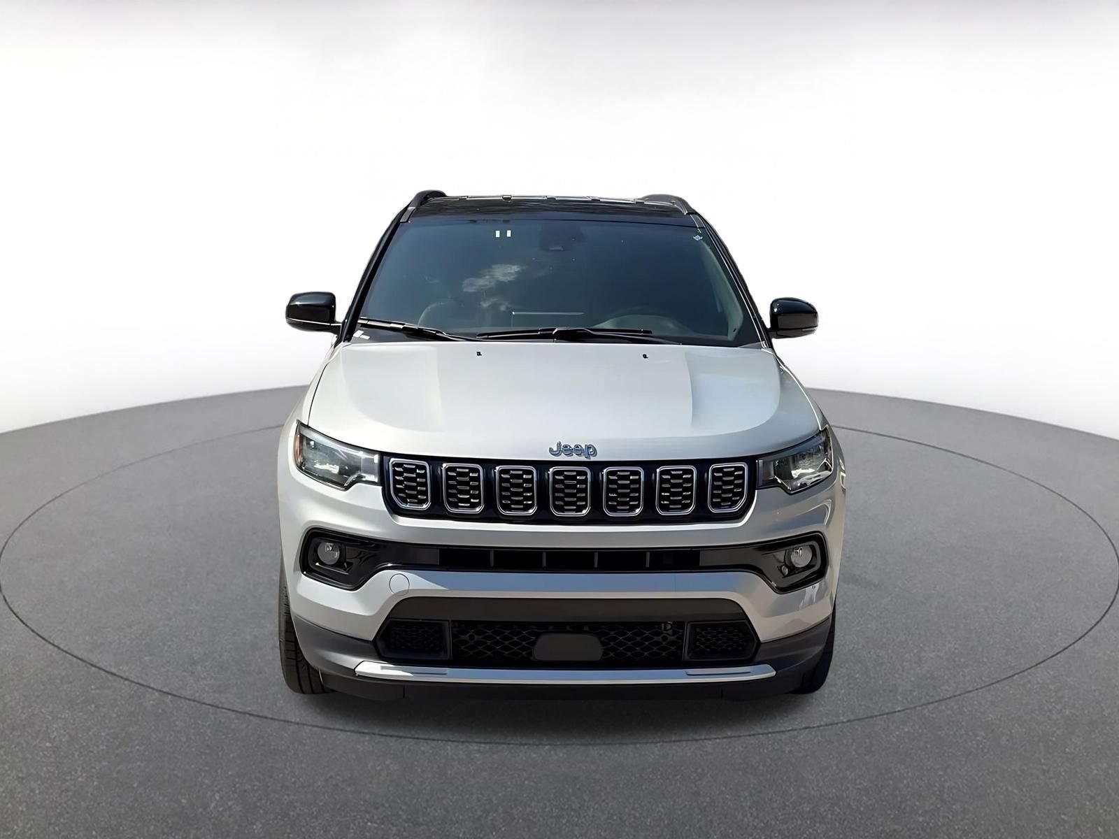 Used 2025 Jeep Compass Limited AWD/4WD image 4