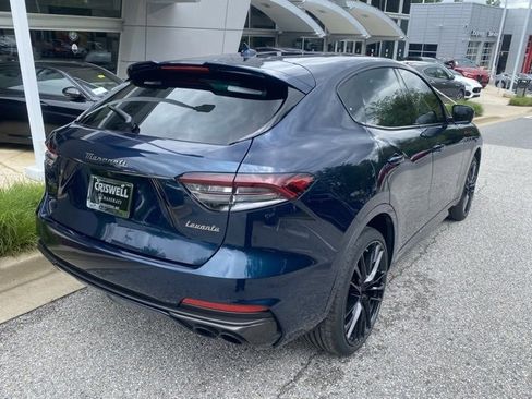 Used 2024 Maserati Levante Trofeo image 5