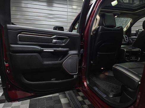 Used 2019 RAM 1500 Laramie AWD/4WD image 39