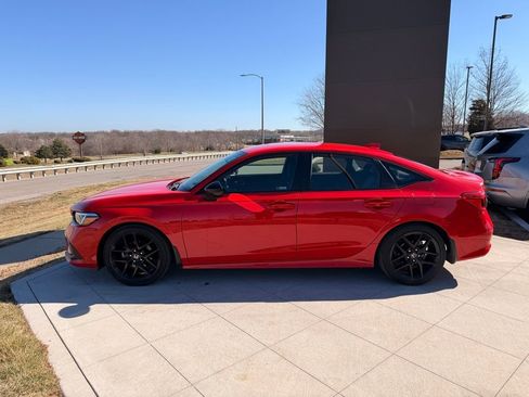 Used 2023 Honda Civic Sport image 2