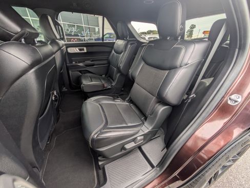 Used 2020 Ford Explorer ST w/ Premium Technology Package image 14