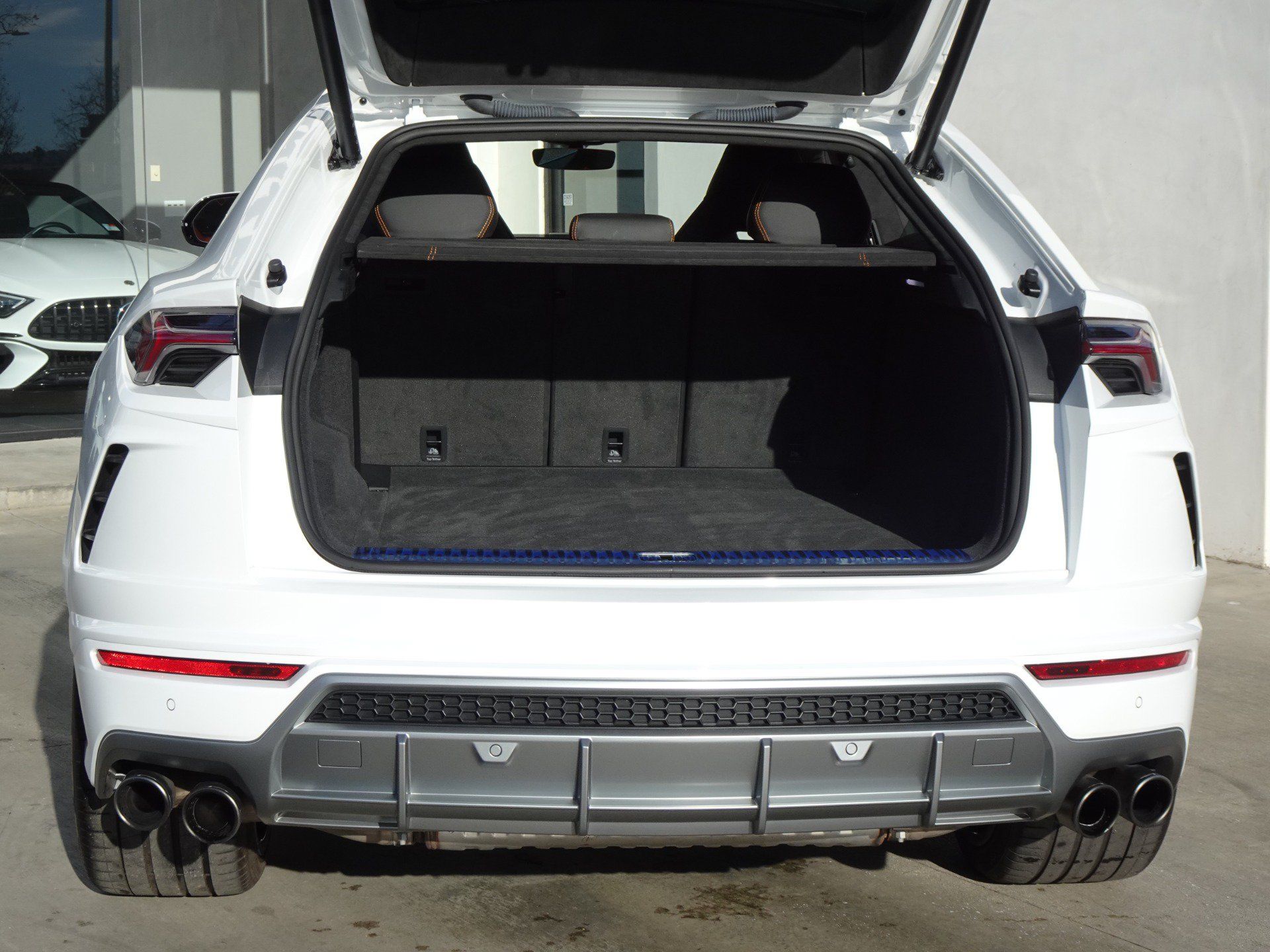Used 2021 Lamborghini Urus AWD/4WD image 6