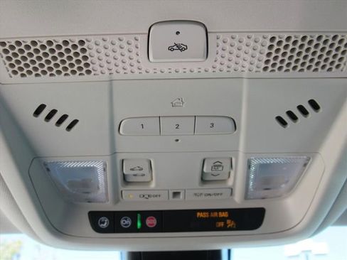 Used 2023 Cadillac XT6 Premium Luxury image 25