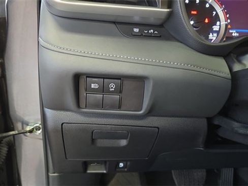 Used 2023 Toyota Highlander L image 22