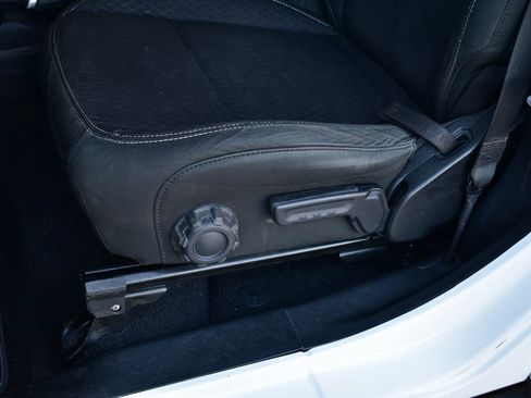 Used 2021 Jeep Wrangler Sport S image 19