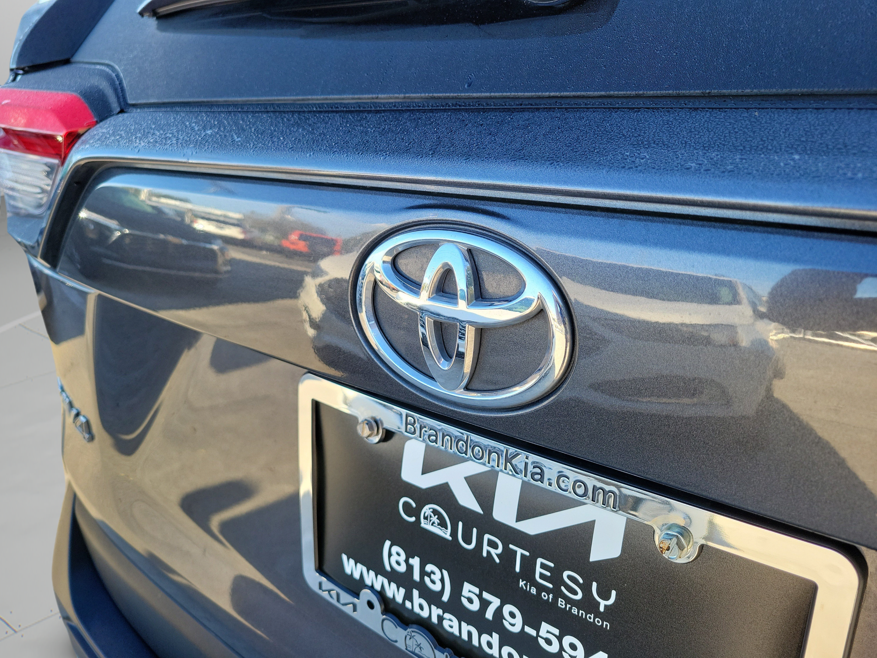 Used 2022 Toyota RAV4 XLE w/ Convenience Package FWD image 31