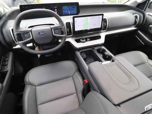 New 2026 Ford Expedition Active RWD image 10