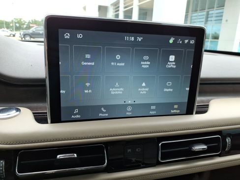 Used 2022 Lincoln Aviator Reserve w/ Equipment Group 201A AWD/4WD image 19