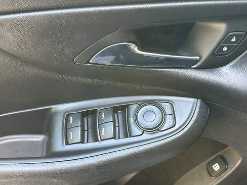 Used 2017 Chevrolet Volt Premier w/ Driver Confidence II Package FWD image 12