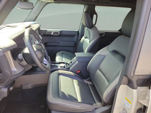 New 2025 Ford Bronco Outer Banks image 32