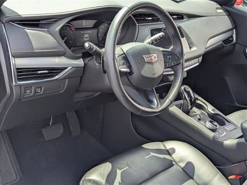 Used 2023 Cadillac XT4 Premium Luxury FWD image 10