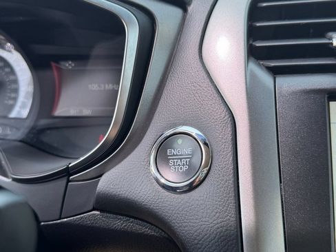 Used 2020 Ford Fusion SE FWD image 20