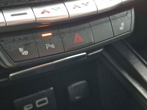 Used 2020 Cadillac XT4 Premium Luxury w/ Cold Weather Package FWD image 21